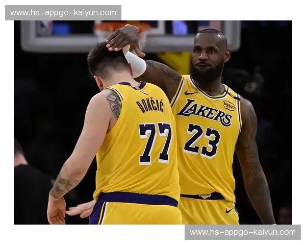 巅峰对决！湖人vs小牛直播：詹姆斯vs东契奇，见证新老时代的火花碰撞